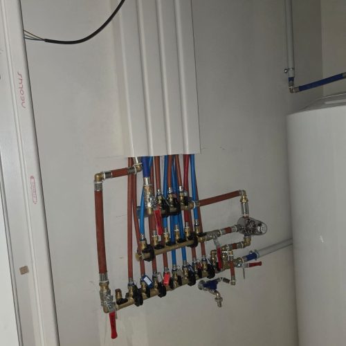 Réalisation d'une salle de sport orange bleu à vedene (22)